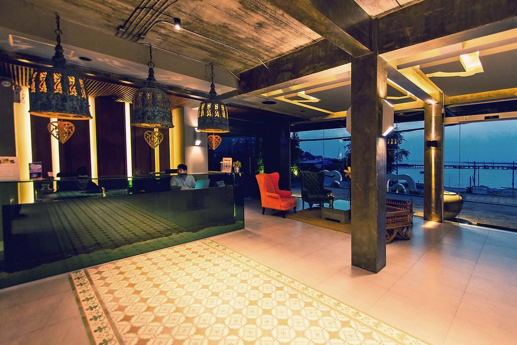 Kroque Boutique & Bistro Ангсіла Екстер'єр фото